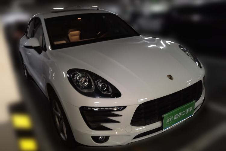 Used Porsche Macan 2016 Macan 2.0T Front Right 45 Deg