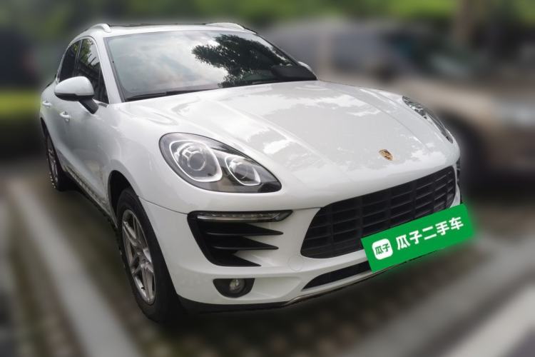 Used Porsche Macan 2016 Macan 2.0T Front Right 45 Deg