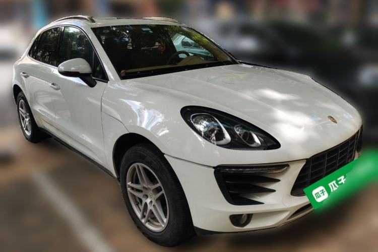 Used Porsche Macan 2016 Macan 2.0T Front Right 45 Deg