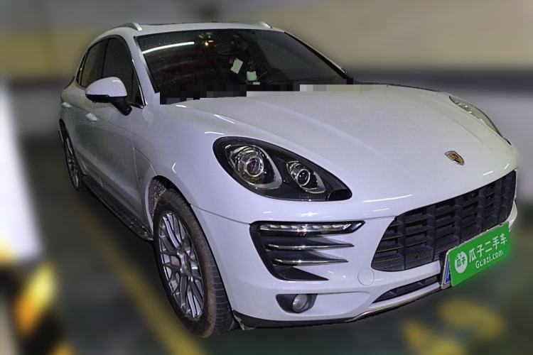 Used Porsche Macan 2016 Macan 2.0T Front Right 45 Deg
