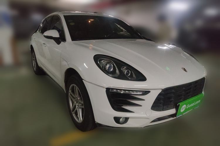 Used Porsche Macan 2016 Macan 2.0T Front Right 45 Deg