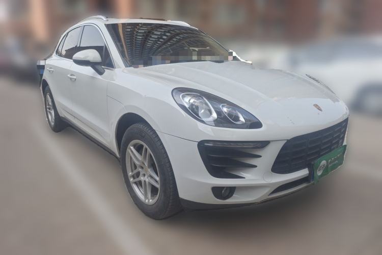 Used Porsche Macan 2016 Macan 2.0T Front Right 45 Deg