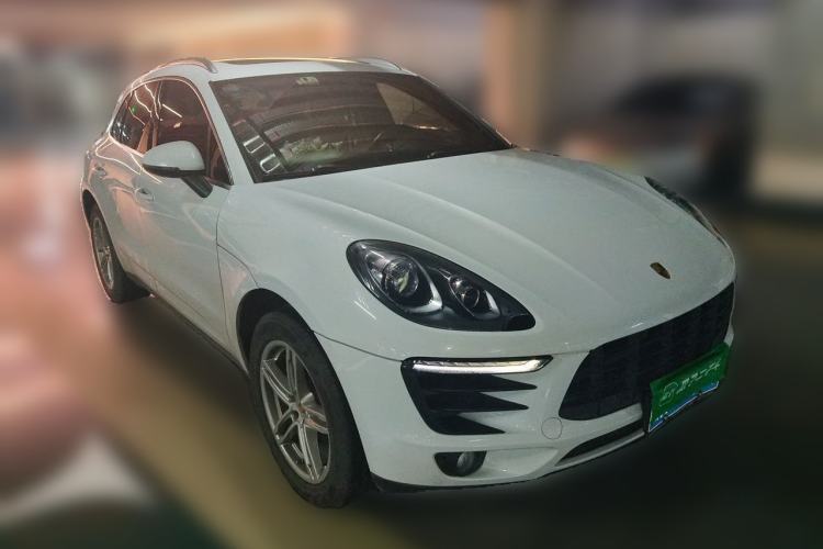 Used Porsche Macan 2016 Macan 2.0T Front Right 45 Deg