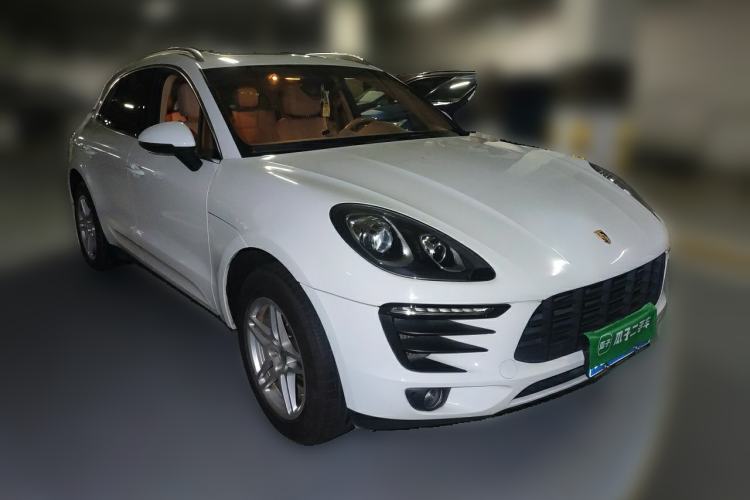 Used Porsche Macan 2016 Macan S 3.0T Front Right 45 Deg