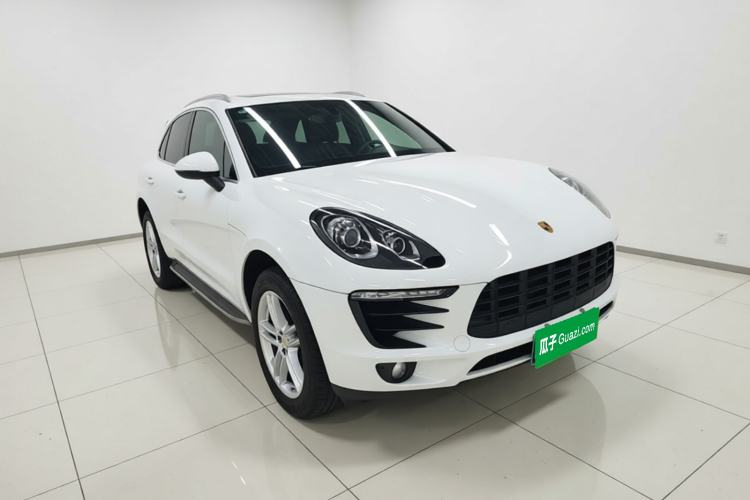 Used Porsche Macan 2016 Macan 2.0T Front Right 45 Deg