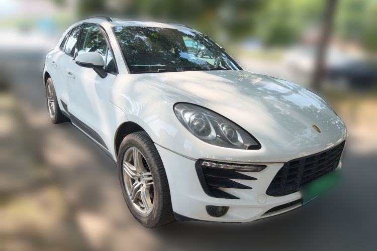 Used Porsche Macan 2016 Macan 2.0T Front Right 45 Deg
