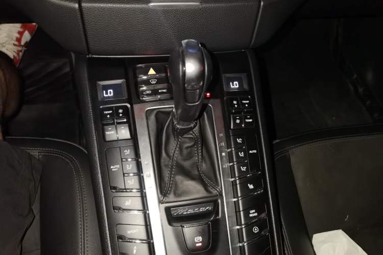 Used Porsche Macan 2016 Macan 2.0T Gear Lever