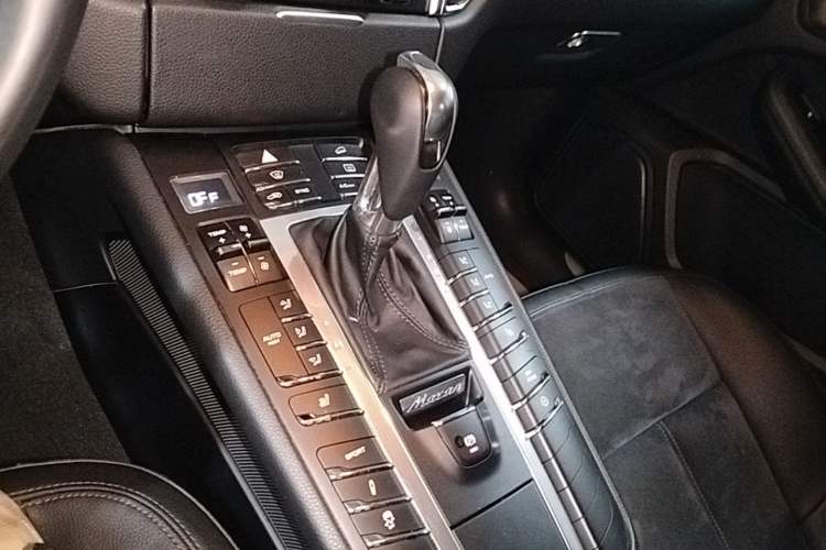 Used Porsche Macan 2016 Macan 2.0T Gear Lever