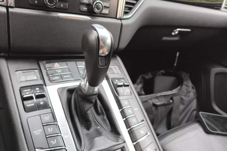 Used Porsche Macan 2016 Macan S 3.0T Gear Lever