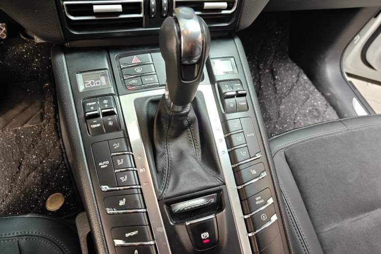 Used Porsche Macan 2016 Macan 2.0T Gear Lever