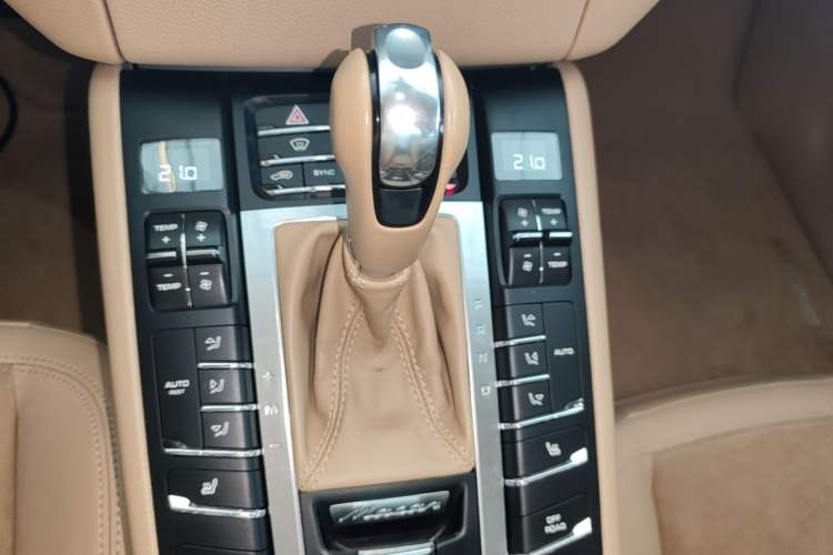 Used Porsche Macan 2016 Macan 2.0T Gear Lever