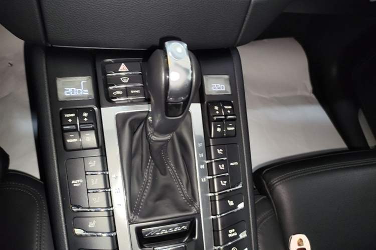 Used Porsche Macan 2016 Macan 2.0T Gear Lever