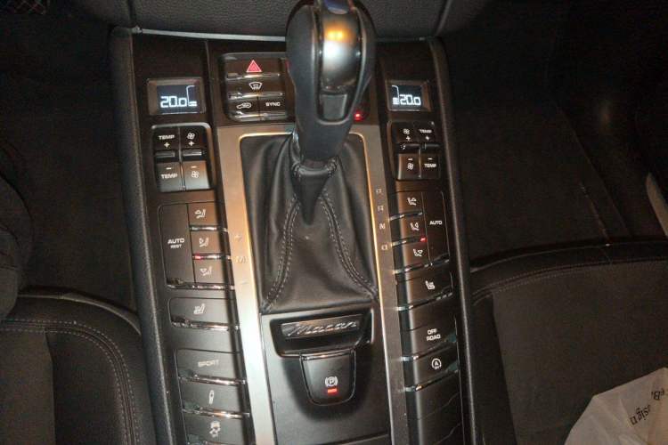 Used Porsche Macan 2016 Macan 2.0T Gear Lever