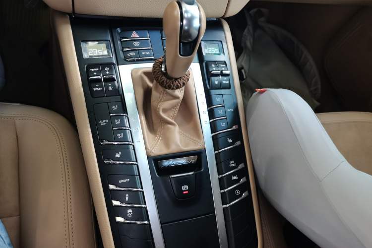 Used Porsche Macan 2016 Macan 2.0T Gear Lever