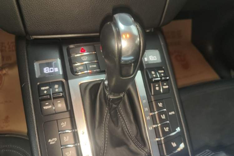 Used Porsche Macan 2016 Macan 2.0T Gear Lever