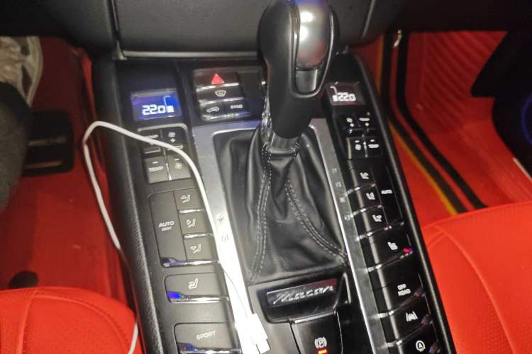 Used Porsche Macan 2016 Macan 2.0T Gear Lever