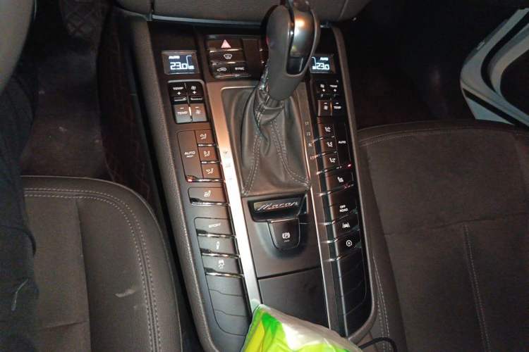 Used Porsche Macan 2016 Macan 2.0T Gear Lever
