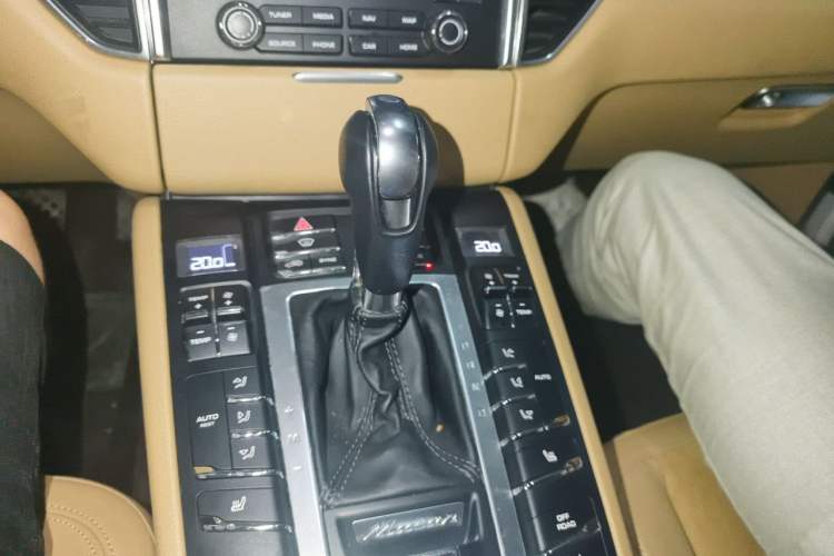 Used Porsche Macan 2016 Macan 2.0T Gear Lever