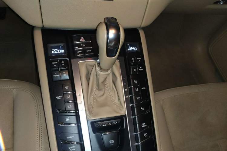 Used Porsche Macan 2016 Macan S 3.0T Gear Lever