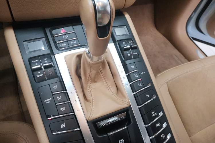 Used Porsche Macan 2016 Macan 2.0T Gear Lever