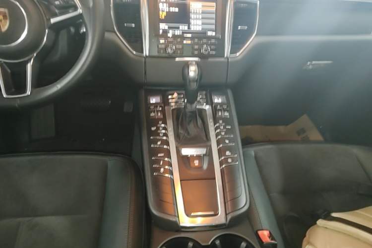 Used Porsche Macan 2016 Macan 2.0T Gear Lever