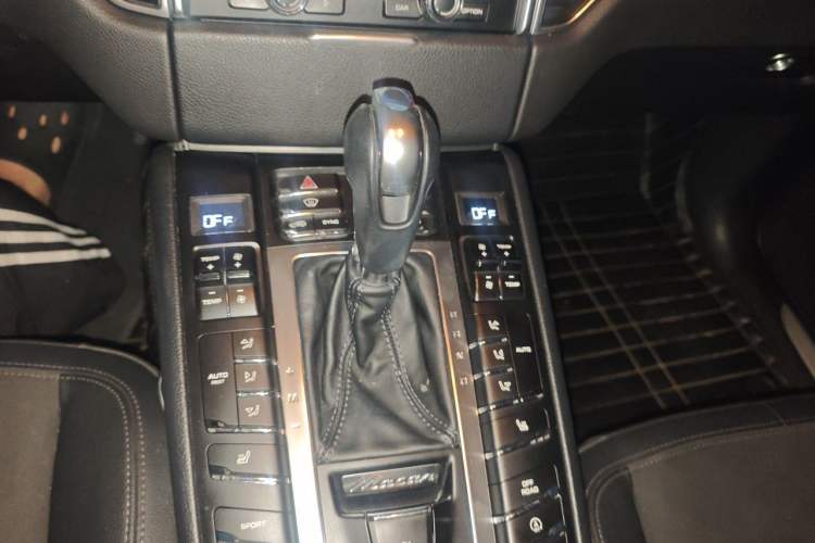 Used Porsche Macan 2016 Macan 2.0T Gear Lever