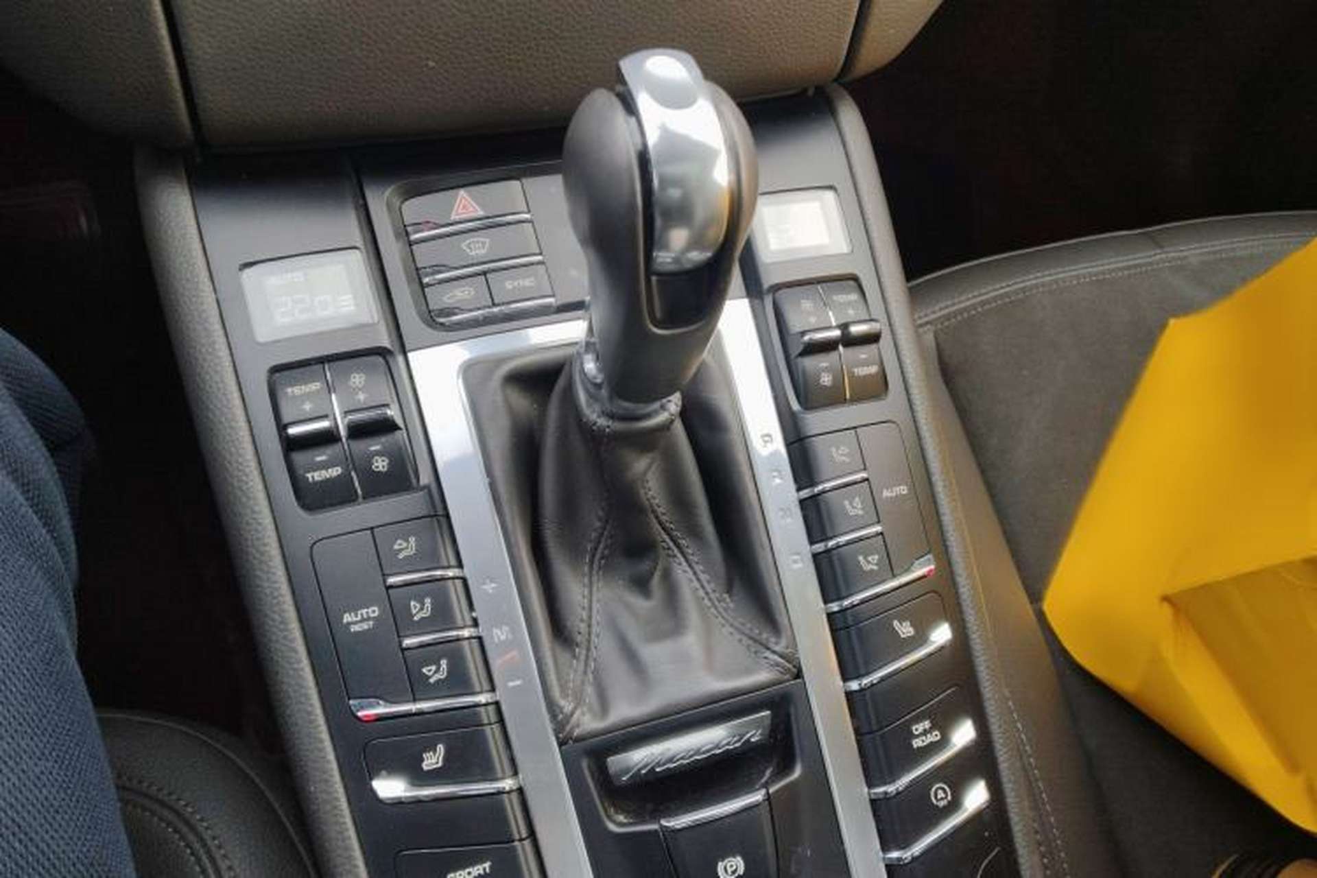 Used Porsche Macan 2016 Macan 2.0T Gear Lever