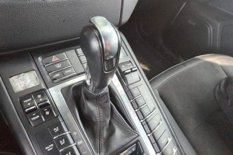 Used Porsche Macan 2016 Macan 2.0T Gear Lever