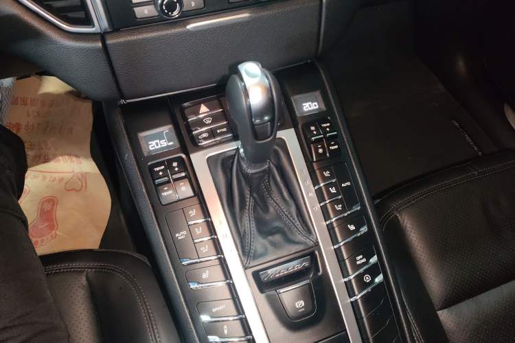 Used Porsche Macan 2016 Macan 2.0T Gear Lever