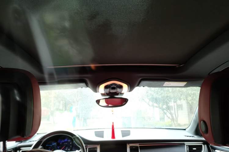 Used Porsche Macan  Headliner