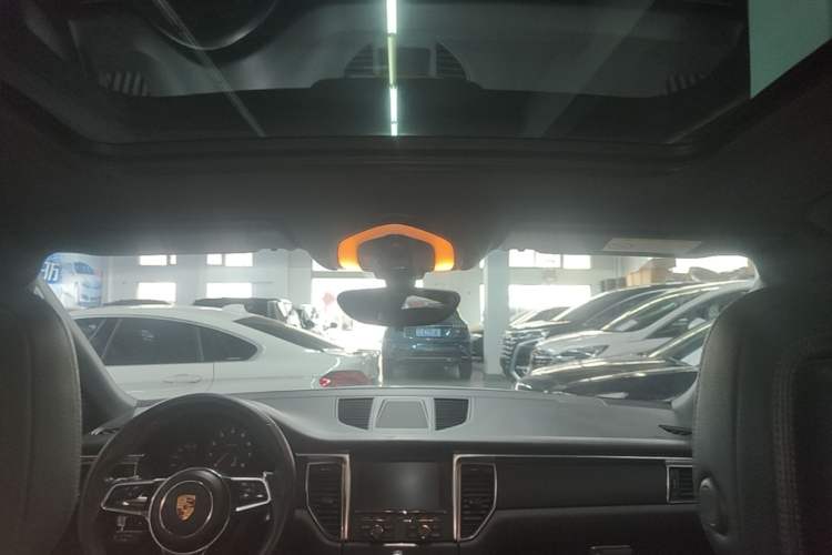 Used Porsche Macan 2016 Macan 2.0T Headliner