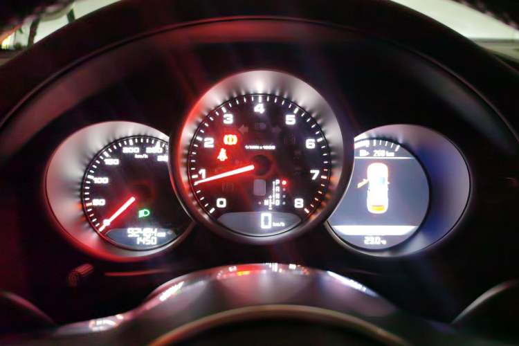 Used Porsche Macan 2016 Macan 2.0T Instrument Cluster