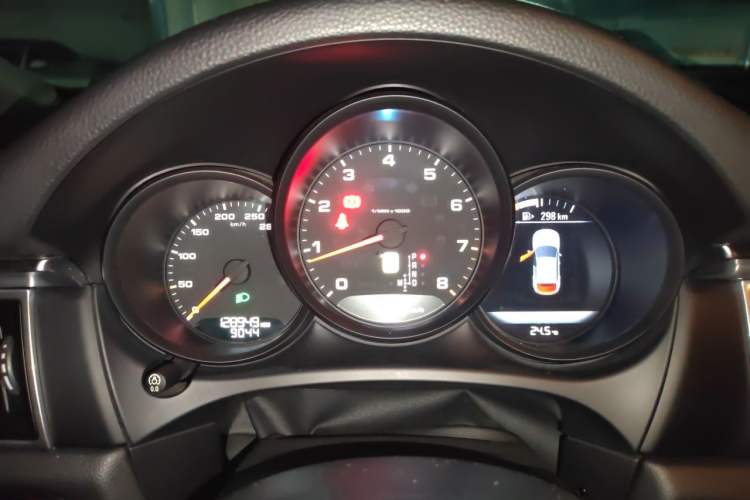 Used Porsche Macan 2016 Macan 2.0T Instrument Cluster