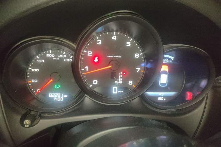 Used Porsche Macan 2016 Macan 2.0T Instrument Cluster