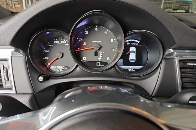 Used Porsche Macan 2016 Macan 2.0T Instrument Cluster