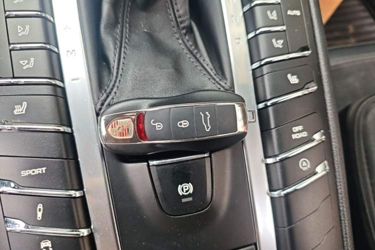 Used Porsche Macan 2016 Macan 2.0T Interior 1