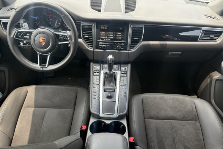 Used Porsche Macan 2016 Macan 2.0T Interior 1