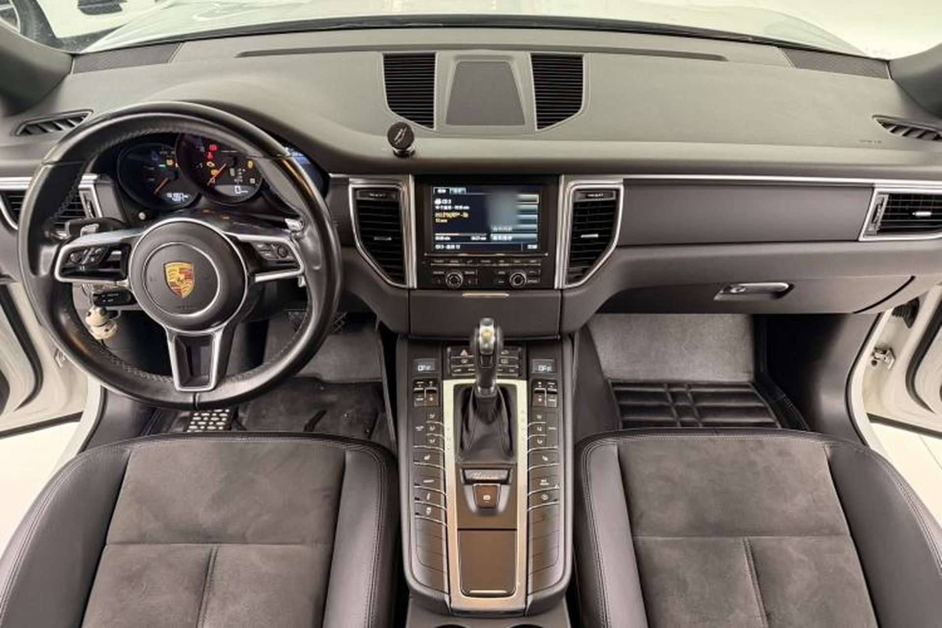 Used Porsche Macan 2016 Macan 2.0T Interior 2