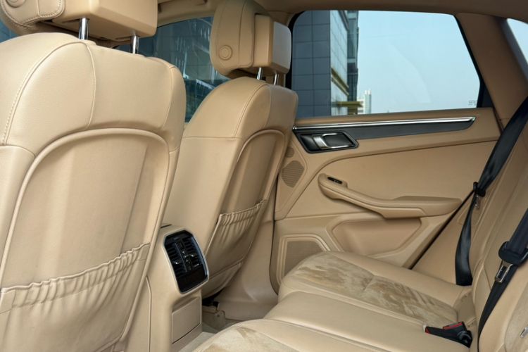 Used Porsche Macan 2016 Macan 2.0T Interior 2