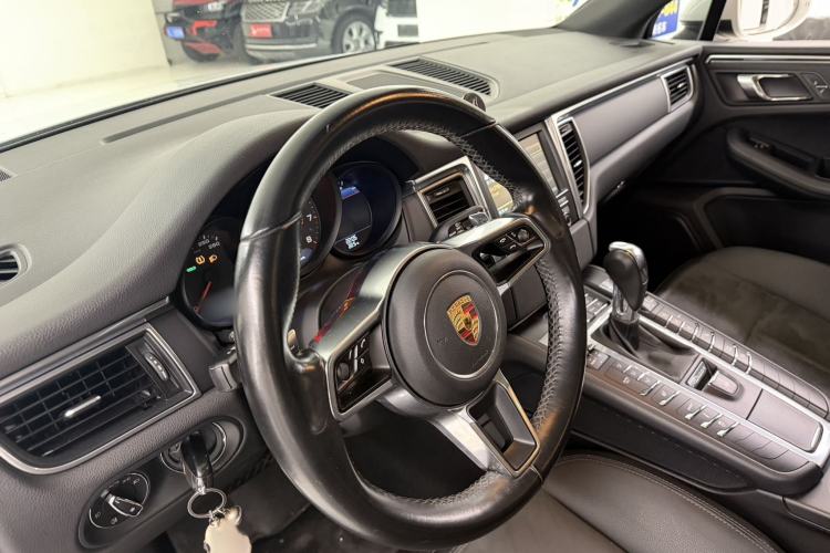 Used Porsche Macan 2016 Macan 2.0T Interior 4