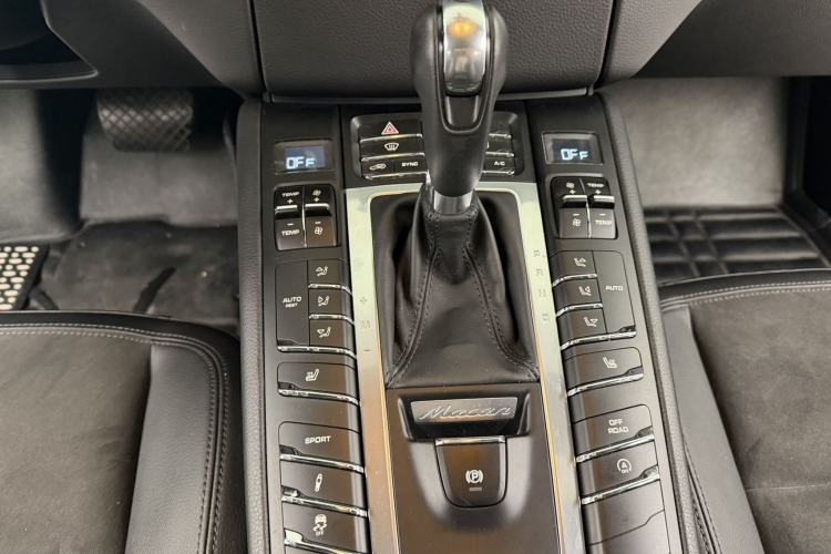 Used Porsche Macan 2016 Macan 2.0T Interior 8