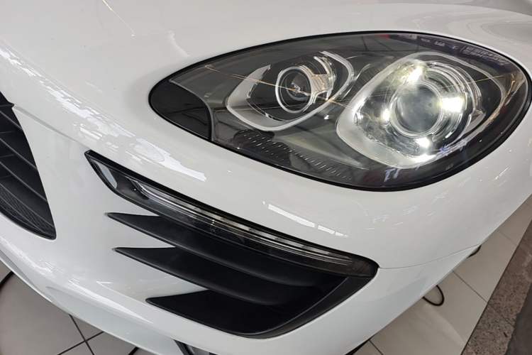 Used Porsche Macan 2016 Macan 2.0T Left Front Headlight