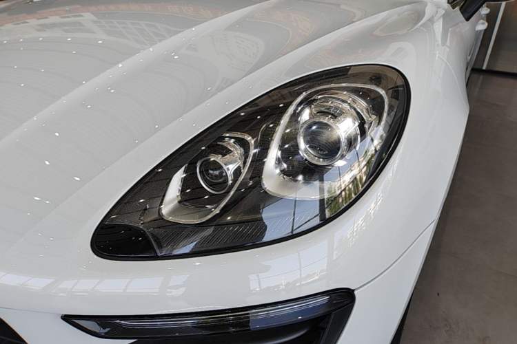 Used Porsche Macan 2016 Macan 2.0T Left Front Headlight