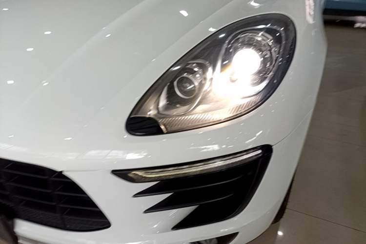 Used Porsche Macan 2016 Macan 2.0T Left Front Headlight