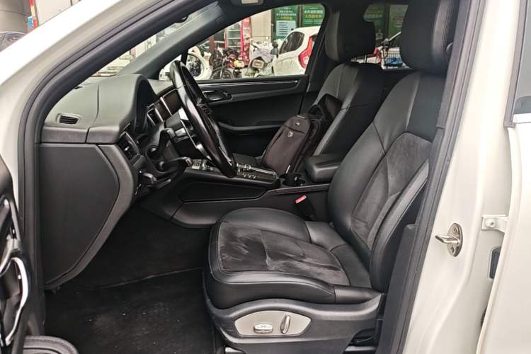 Used Porsche Macan 2016 Macan 2.0T Left Front Seat