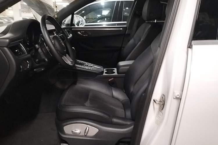 Used Porsche Macan 2016 Macan 2.0T Left Front Seat