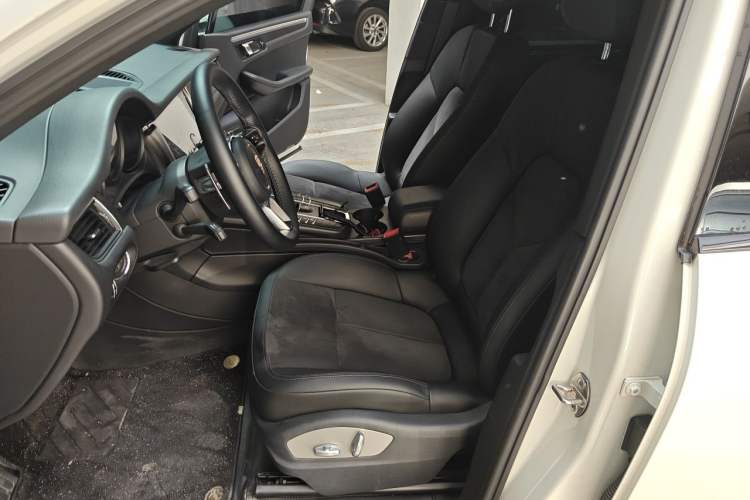Used Porsche Macan 2016 Macan 2.0T Left Front Seat