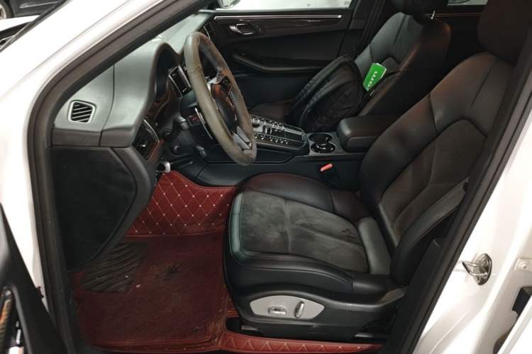Used Porsche Macan  Left Front Seat