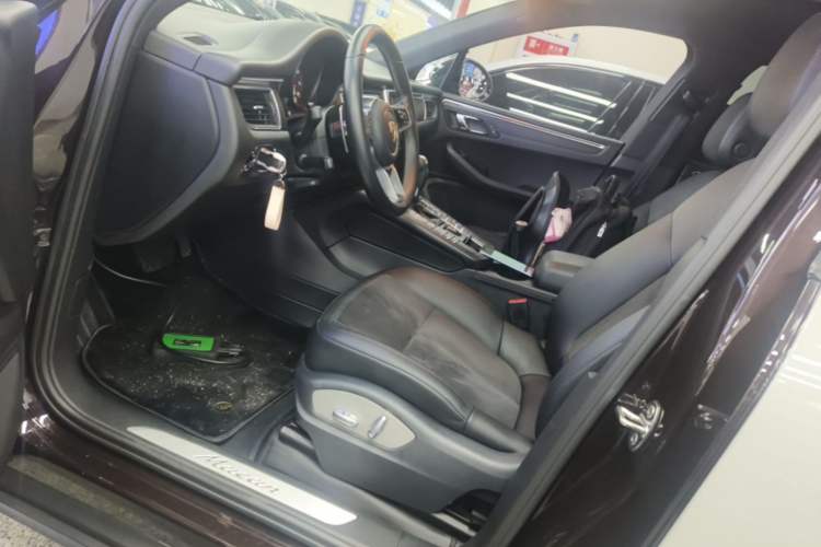 Used Porsche Macan 2016 Macan 2.0T Left Front Seat