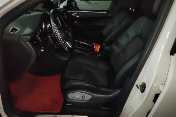Used Porsche Macan 2016 Macan 2.0T Left Front Seat